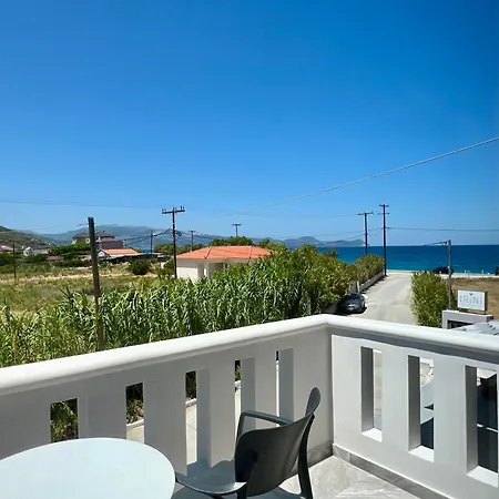 Aparthotel Irini Seaside Luxury Mourteri