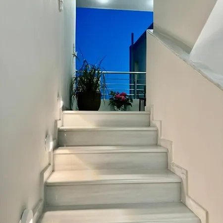 아파트호텔 Irini Seaside Luxury 모우르테리