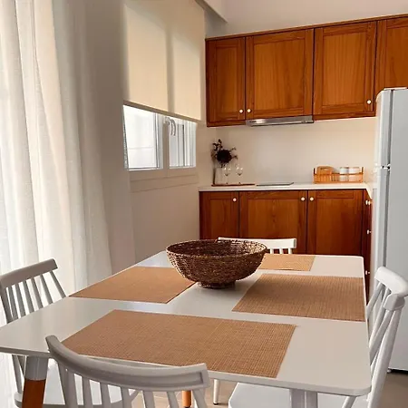 Irini Seaside Luxury Aparthotel 3*